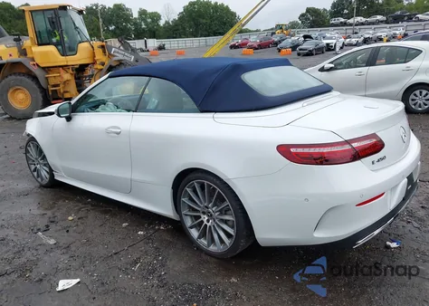 2022 Mercedes-Benz E 450 z USA, uszkodzony, nr VIN W1K1K5JB8NF186327